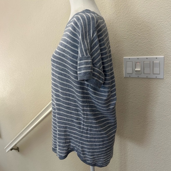 Ann Taylor Loft Women's Top XL Short Sleeve 100% Cotton Blue White Striped - Picture 2 of 10